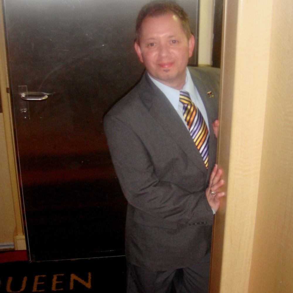 Set to take the stage on the Queen Vic — had to sprint through the casino to reach the stage door, never got to gamble!